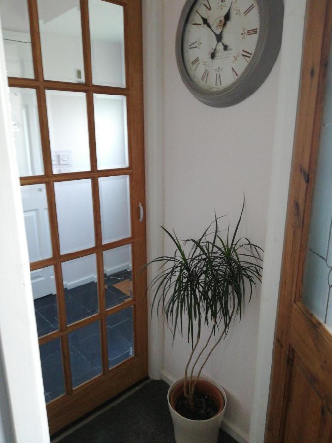 Little Cosy Cwtsh Pontyclun Exterior foto